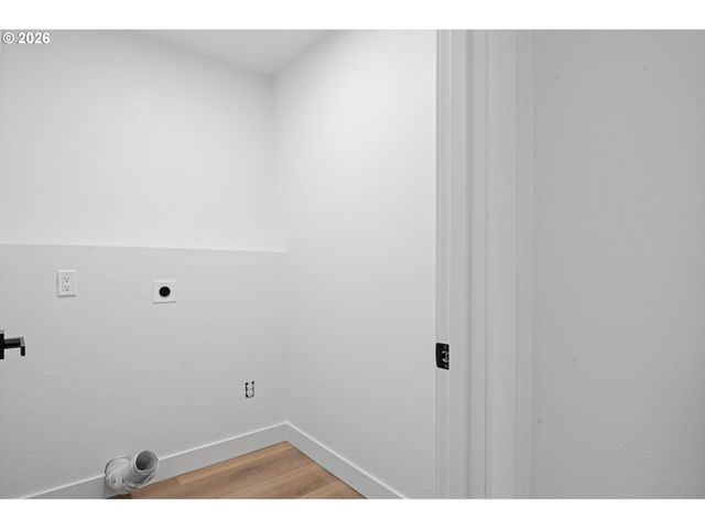 812 Ne 28TH St, Gresham, OR 97030
