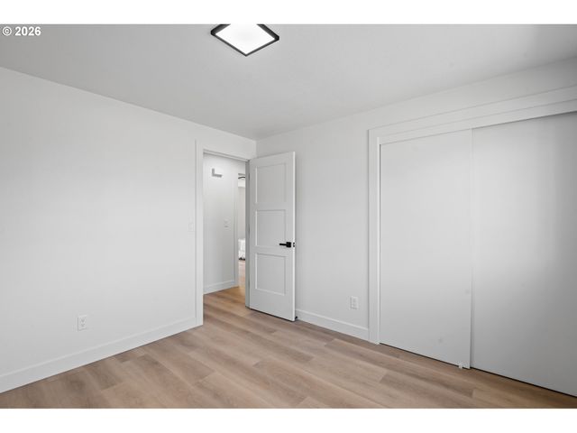 812 Ne 28TH St, Gresham, OR 97030