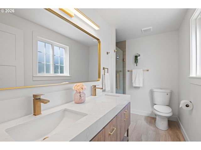 812 Ne 28TH St, Gresham, OR 97030