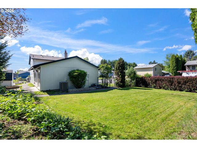 812 Ne 28TH St, Gresham, OR 97030