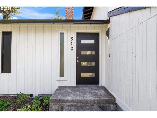 812 Ne 28TH St, Gresham, OR 97030
