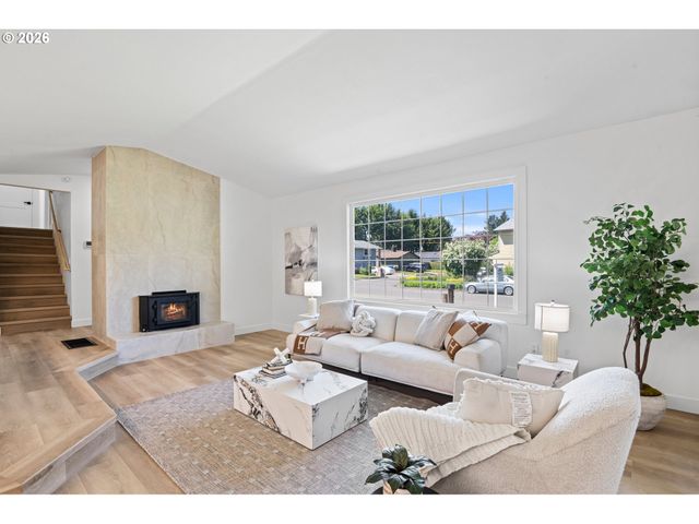 812 Ne 28TH St, Gresham, OR 97030