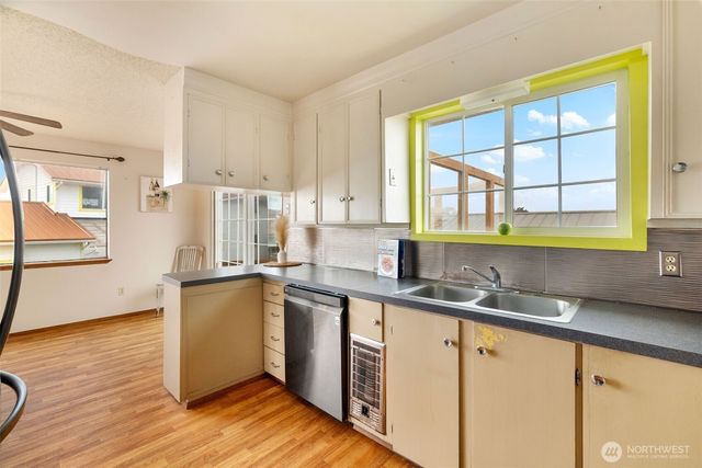 496 Winlock Street, Ocean Shores, WA 98569