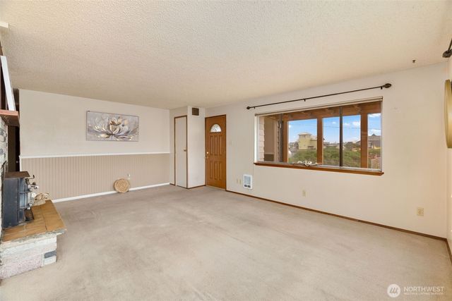 496 Winlock Street, Ocean Shores, WA 98569