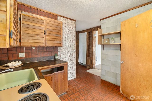 496 Winlock Street, Ocean Shores, WA 98569