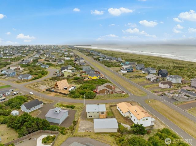 496 Winlock Street, Ocean Shores, WA 98569