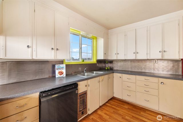 496 Winlock Street, Ocean Shores, WA 98569