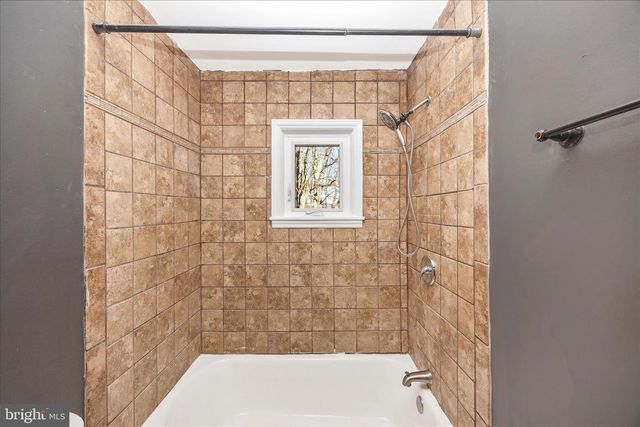 4814 RIDGE RD, Mount Airy, MD 21771