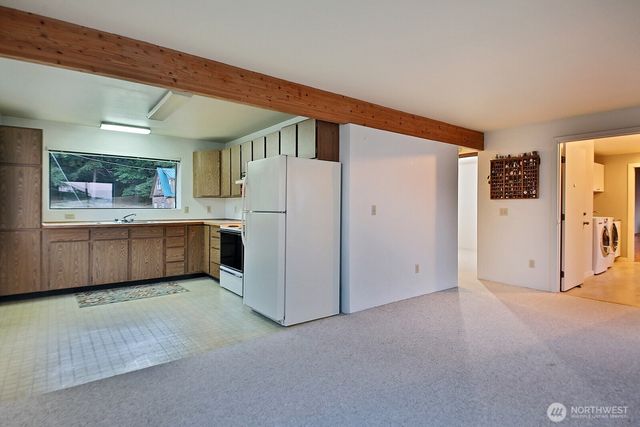 8267 Franklin Road, Clinton, WA 98236