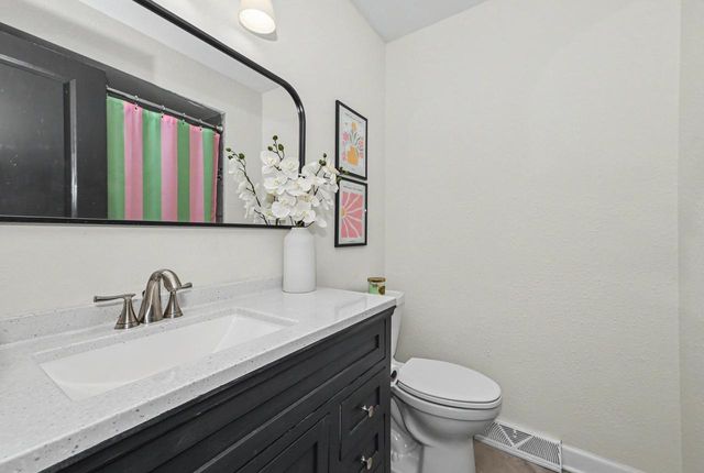 7170 S 35th STREET, Franklin, WI 53132