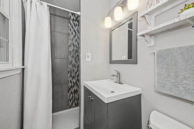 7170 S 35th STREET, Franklin, WI 53132