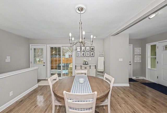 7170 S 35th STREET, Franklin, WI 53132