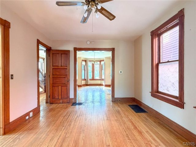 1129 Summit Place, Utica, NY 13501