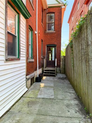 1129 Summit Place, Utica, NY 13501