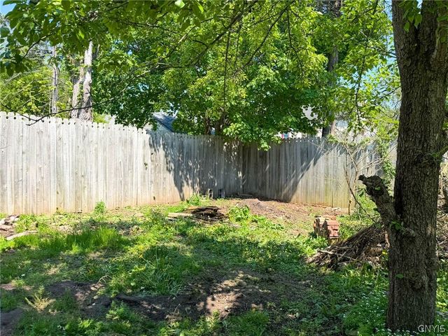 1129 Summit Place, Utica, NY 13501