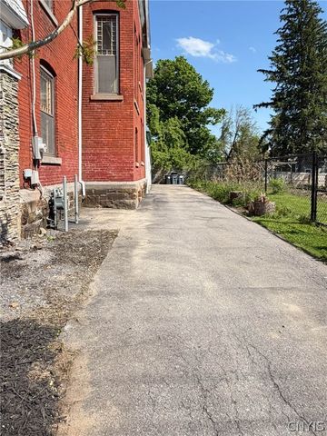 1129 Summit Place, Utica, NY 13501