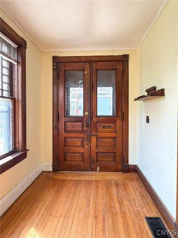 1129 Summit Place, Utica, NY 13501