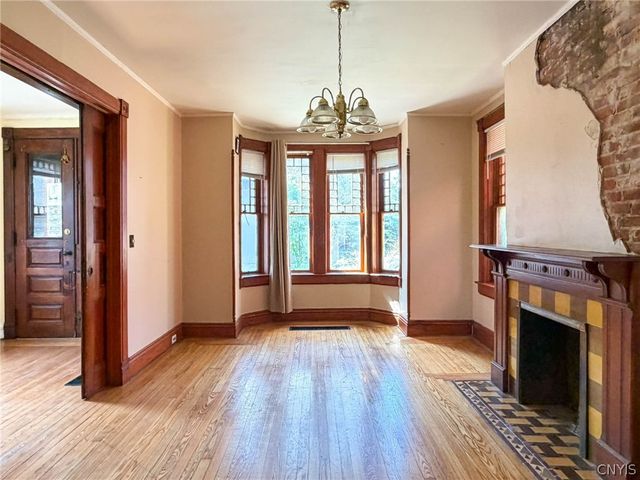 1129 Summit Place, Utica, NY 13501