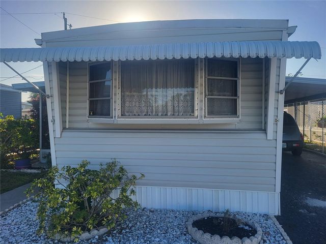 6580 SEMINOLE BOULEVARD 733, Seminole, FL 33772