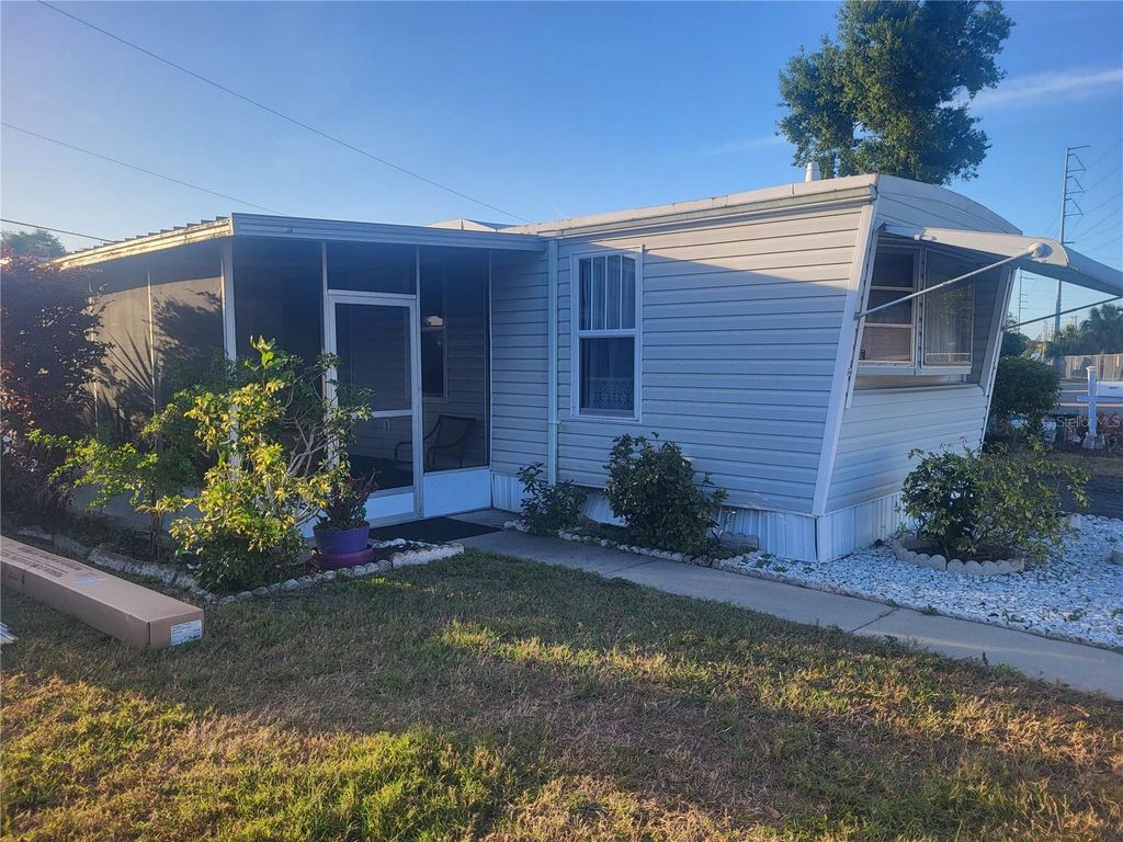 6580 SEMINOLE BOULEVARD 733, Seminole, FL 33772