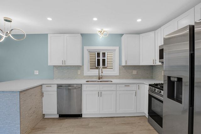 11353 S Stewart Avenue, Chicago, IL 60628