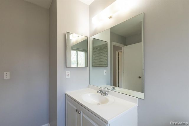 495 Miller Avenue Apt. 104, Rochester, MI 48307