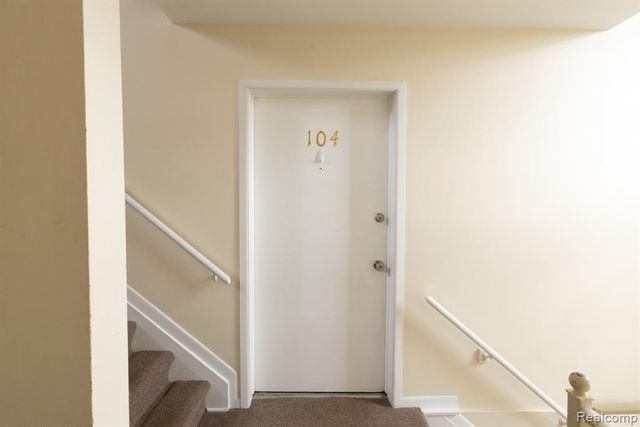 495 Miller Avenue Apt. 104, Rochester, MI 48307
