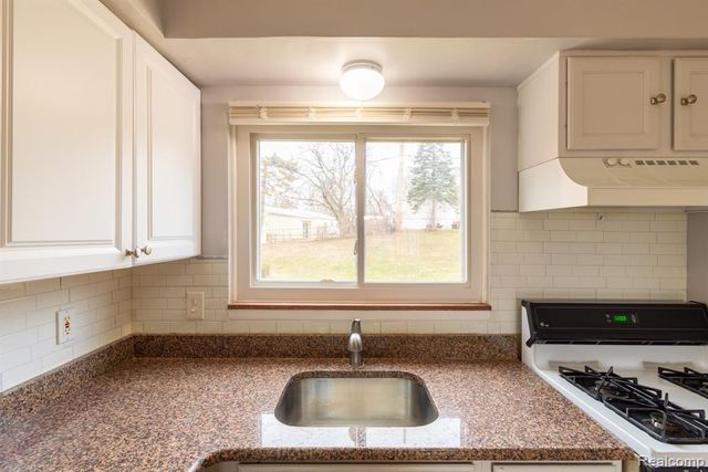 495 Miller Avenue Apt. 104, Rochester, MI 48307