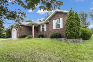 209 Shady Acres Circle, Nixa, MO 65714