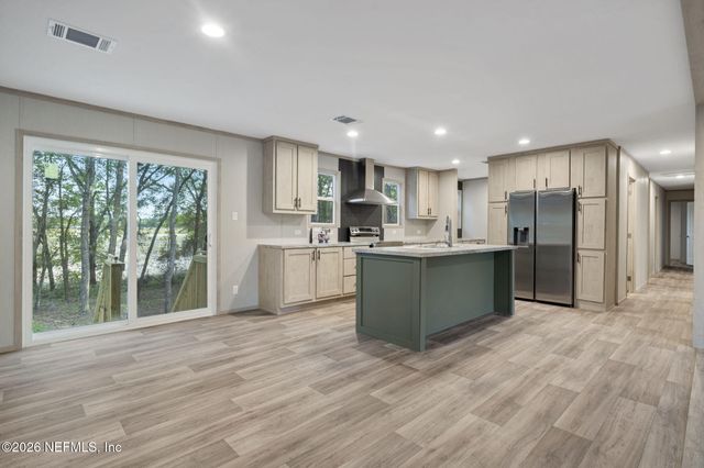 6109 CENTER Circle, Keystone Heights, FL 32656