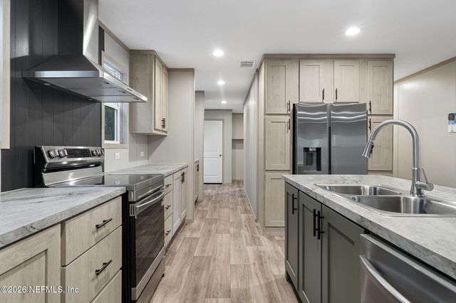 6109 CENTER Circle, Keystone Heights, FL 32656