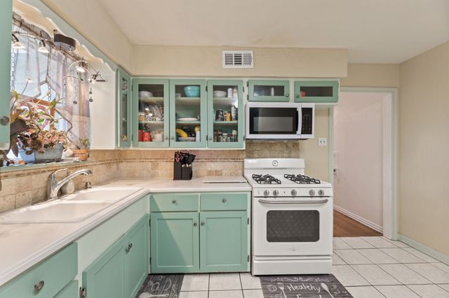 10382 Newcombe Drive, Dallas, TX 75228