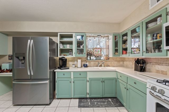 10382 Newcombe Drive, Dallas, TX 75228