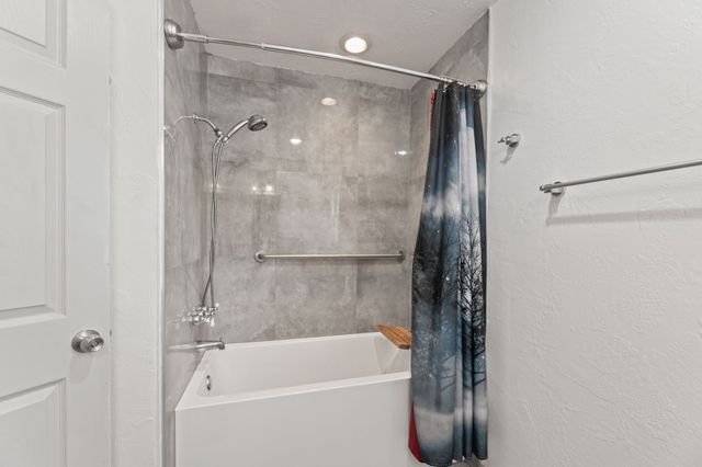 10382 Newcombe Drive, Dallas, TX 75228