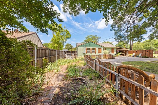 10382 Newcombe Drive, Dallas, TX 75228