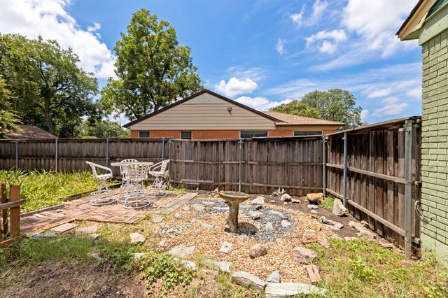 10382 Newcombe Drive, Dallas, TX 75228