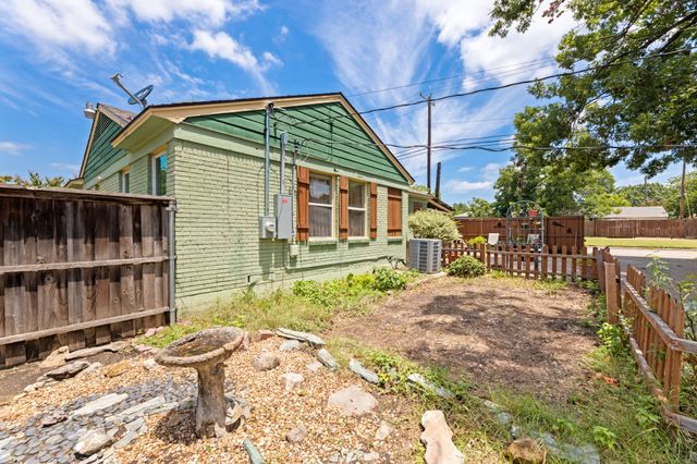 10382 Newcombe Drive, Dallas, TX 75228