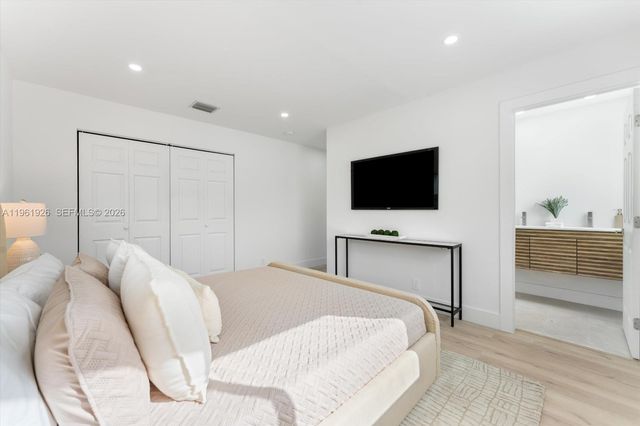 6231 NW 18th St, Sunrise, FL 33313