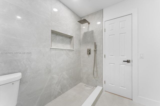 6231 NW 18th St, Sunrise, FL 33313