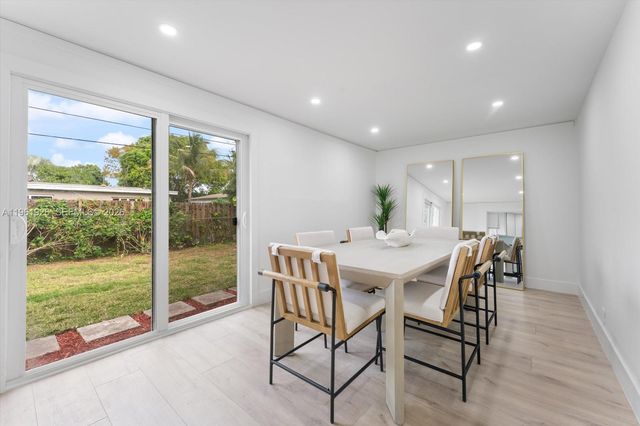 6231 NW 18th St, Sunrise, FL 33313