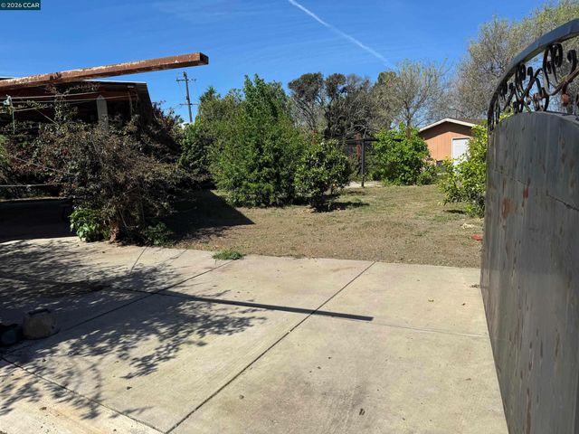 5 Island View Dr, Bay Point, CA 94565