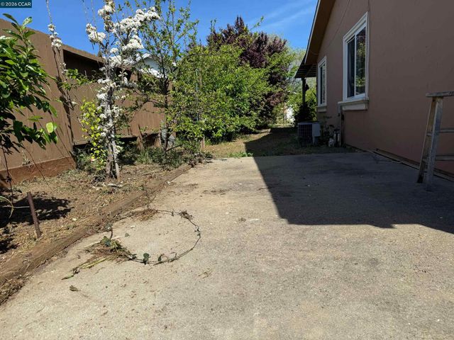 5 Island View Dr, Bay Point, CA 94565