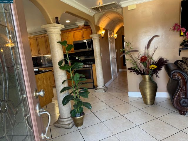 5 Island View Dr, Bay Point, CA 94565