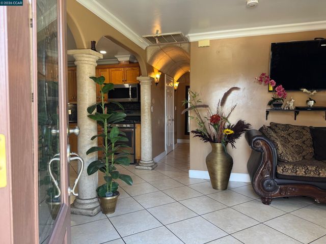 5 Island View Dr, Bay Point, CA 94565