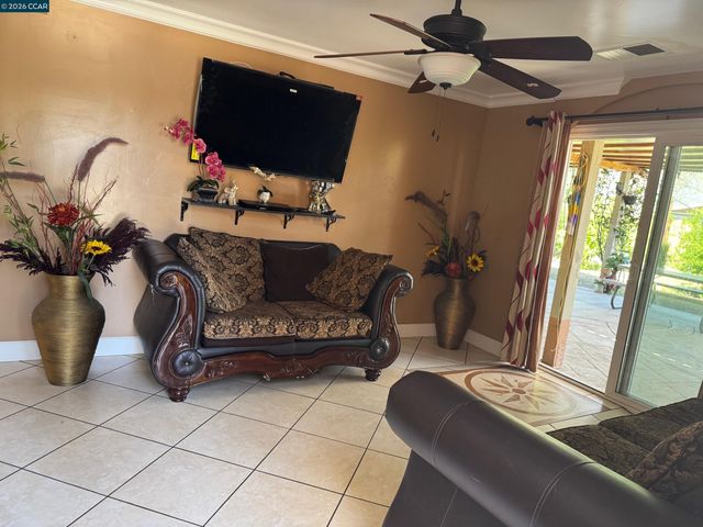 5 Island View Dr, Bay Point, CA 94565