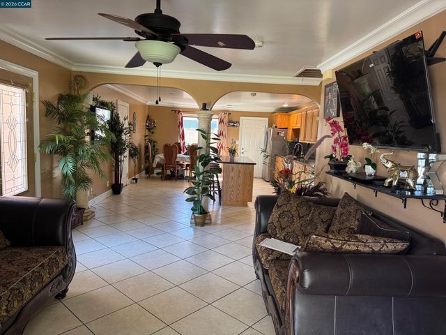 5 Island View Dr, Bay Point, CA 94565