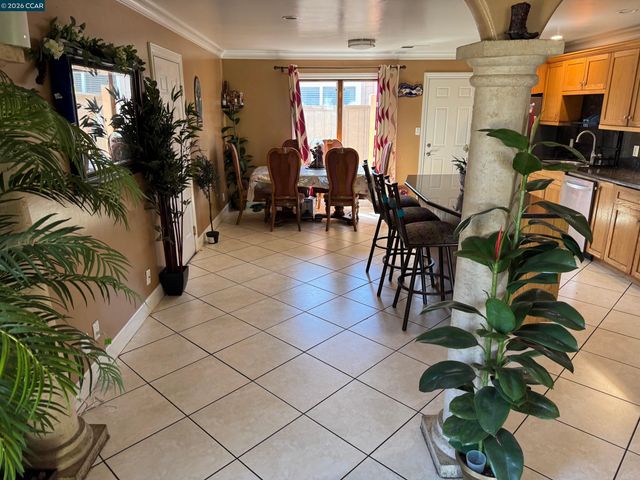 5 Island View Dr, Bay Point, CA 94565