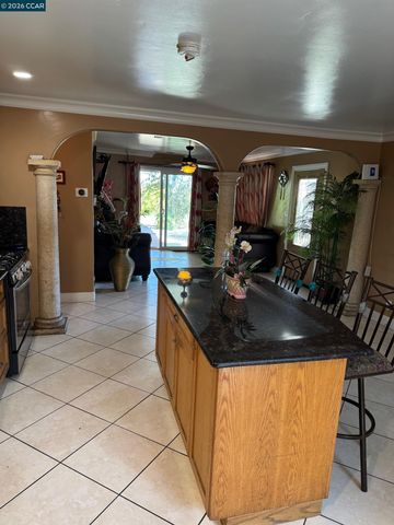 5 Island View Dr, Bay Point, CA 94565