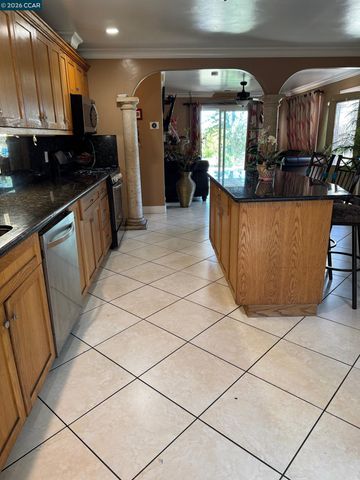 5 Island View Dr, Bay Point, CA 94565