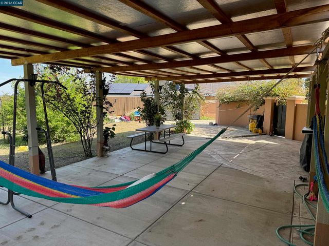 5 Island View Dr, Bay Point, CA 94565